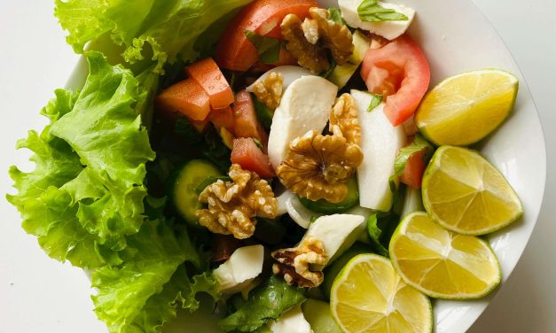 Tražite ideju za lagani obrok? Naš prijedlog je Waldorf salata
