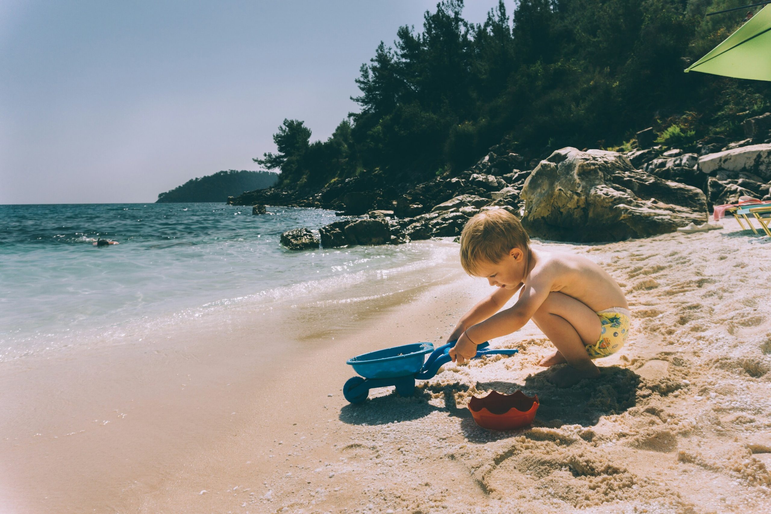 dijete na plaži