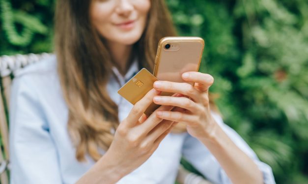Kupuješ odjeću online kad to preporuči neki influencer? Trebaš obratiti pozornost na ove stvari
